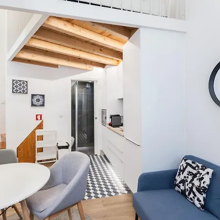 Arroios Urban Studio With Mezzanine شقة