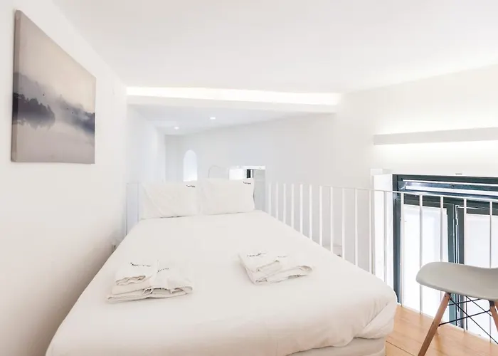Arroios Urban Studio With Mezzanine شقة